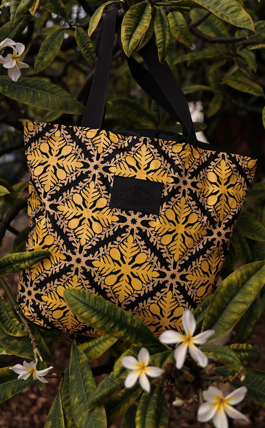 Tita Tote | Hawaiian Quilt Gold/Black