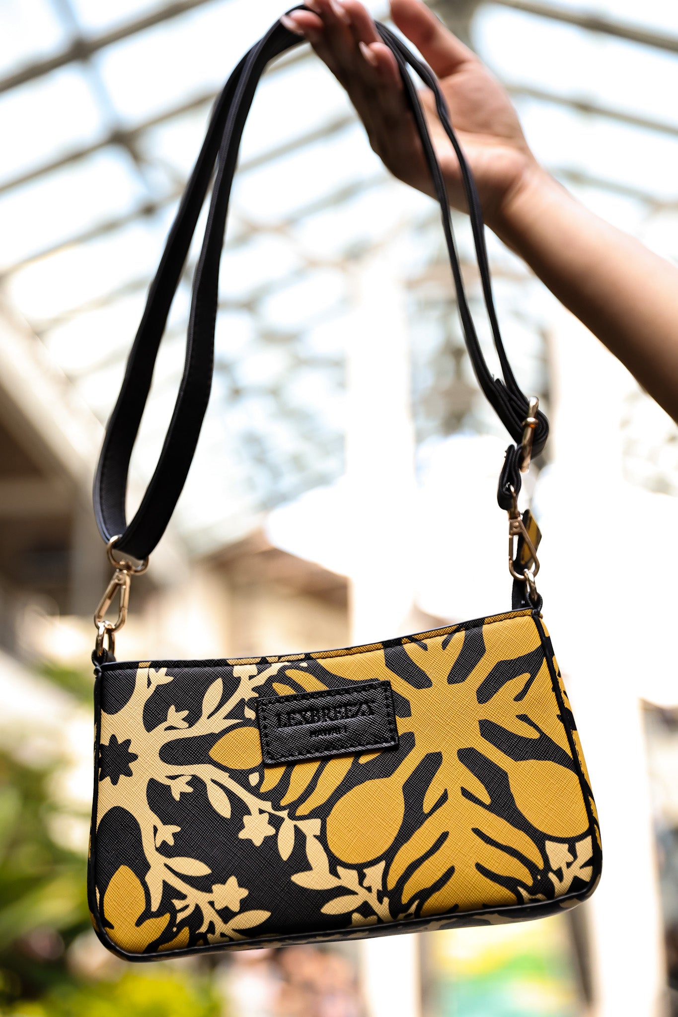 Taytum Crossbody Hawaiian Quilt Gold Black LexBreezy Hawaii