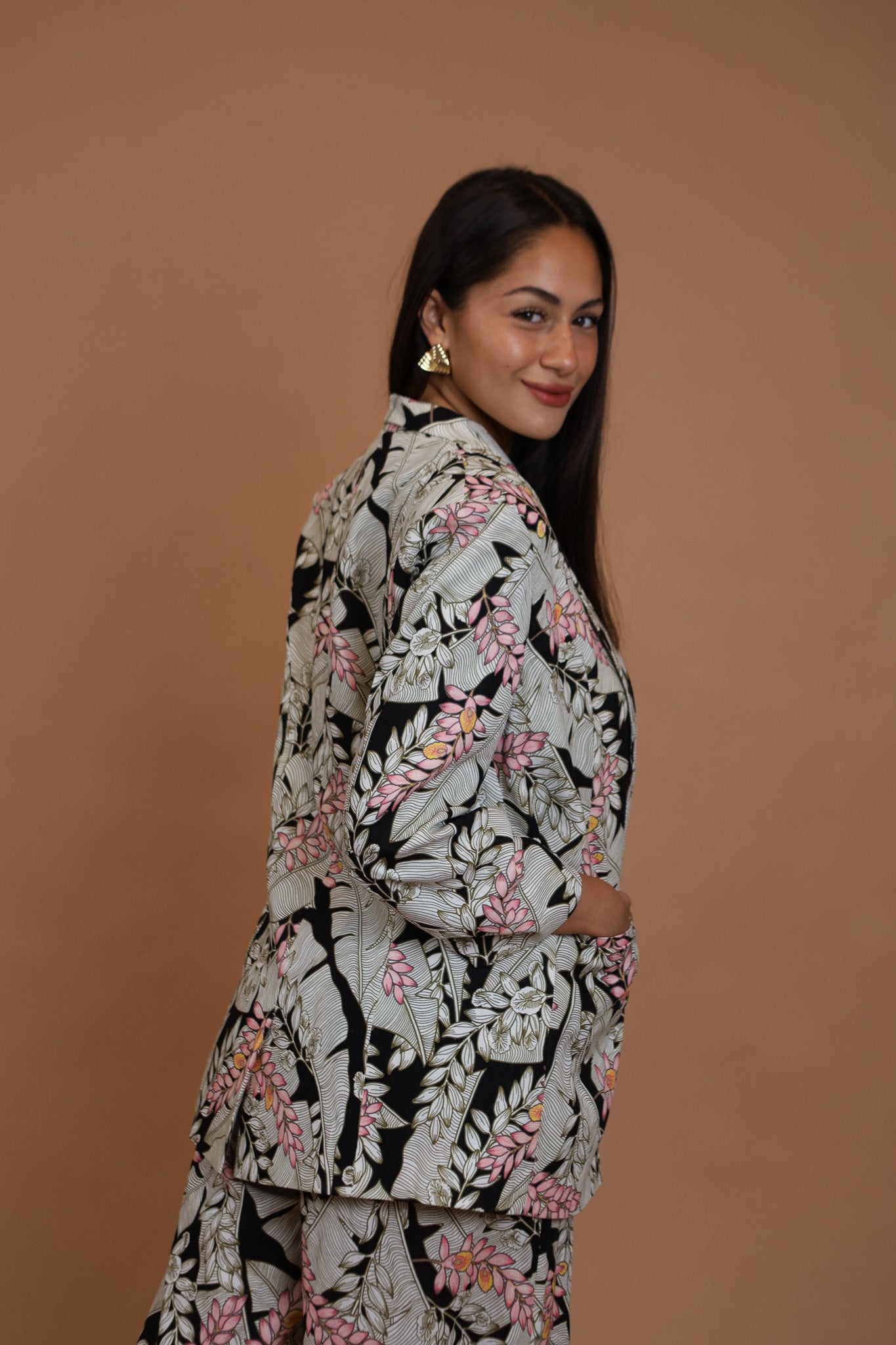 Blazer Cardigan | Shell Banana Black – LexBreezy Hawaii