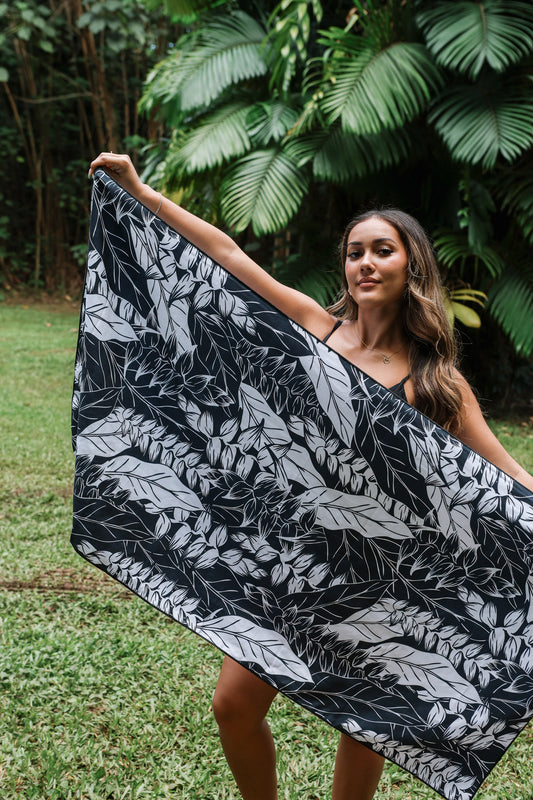 Microfiber Towel | Heliconia Breeze Black/White