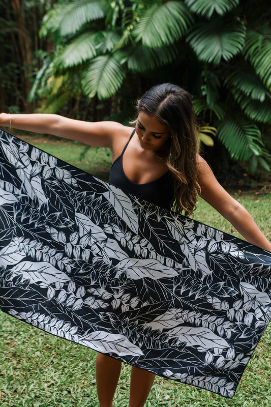 Microfiber Towel | Heliconia Breeze Black/White