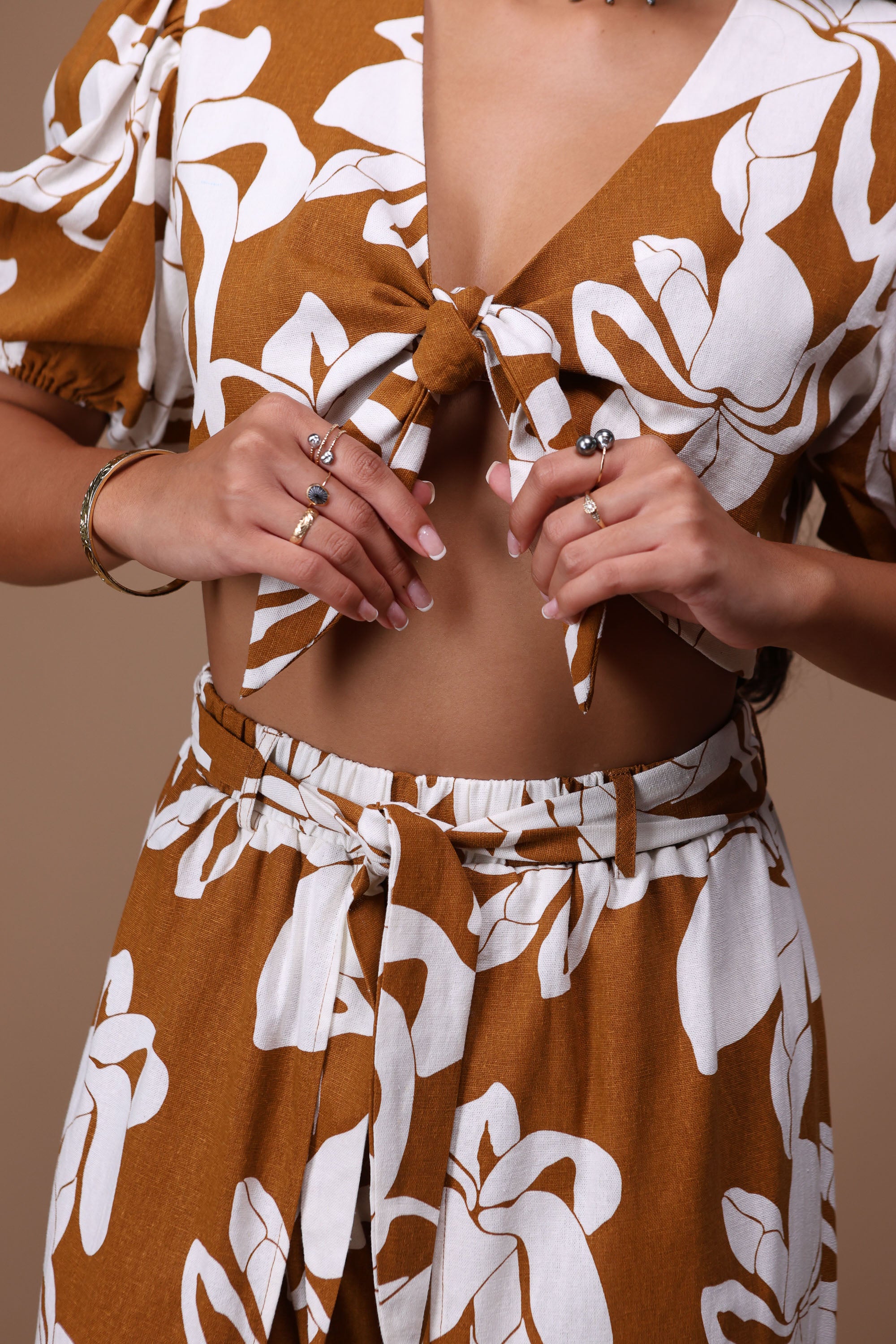 Breezy Resort Set | Puakenikeni Brown – LexBreezy Hawaii