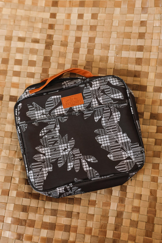 Hanging Toiletry Bag | Palaka Fern Black