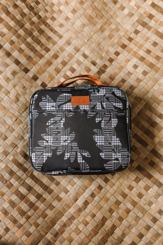 Hanging Toiletry Bag | Palaka Fern Black