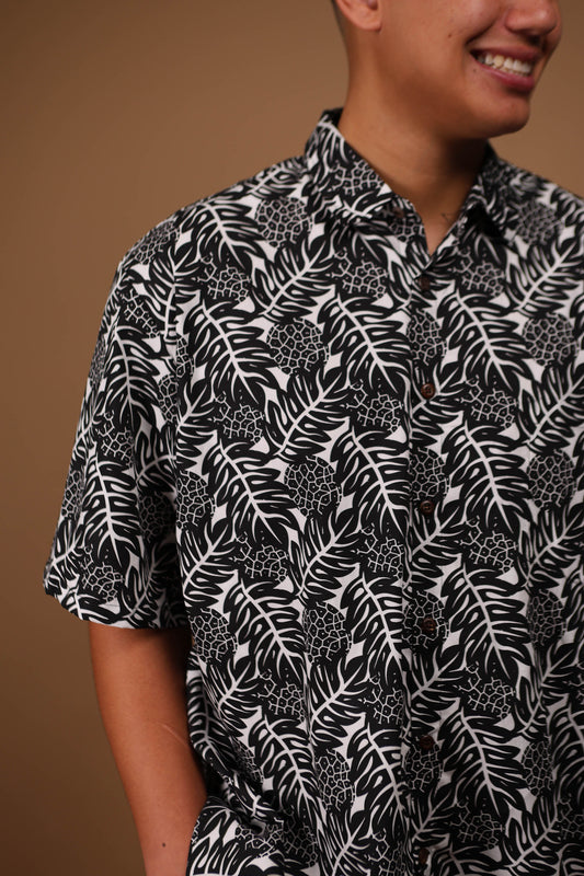 Men's Aloha Shirt Full Button Down Cotton | Ulu Black Made in Hawai'i (KALA MAI)
